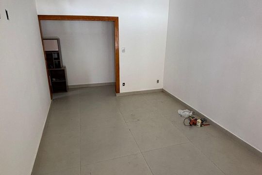 Casa para alugar com 4 quartos, 230m² em Planalto, Belo Horizonte