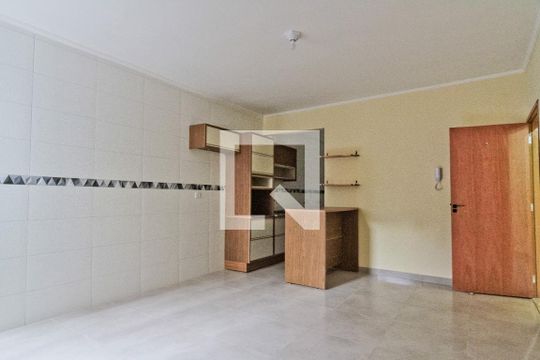 Apartamento para alugar com 2 quartos, 65m² em Vila Mangalot, São Paulo