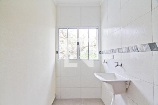 Área de serviço de apartamento para alugar com 2 quartos, 65m² em Vila Mangalot, São Paulo