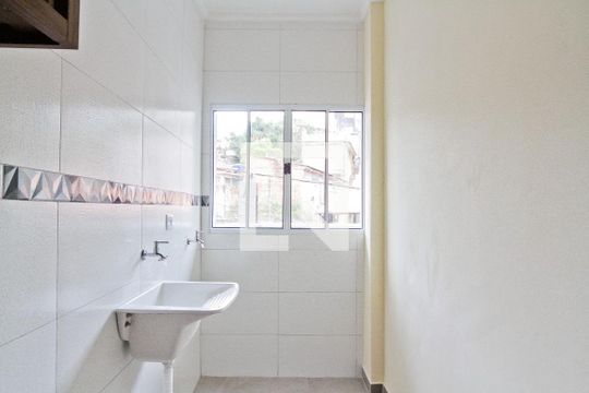 Área de serviço de apartamento para alugar com 2 quartos, 64m² em Vila Mangalot, São Paulo