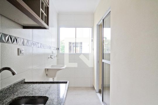 Cozinha de apartamento para alugar com 2 quartos, 65m² em Vila Mangalot, São Paulo