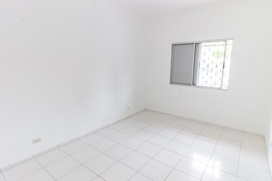Quarto 2 de casa para alugar com 3 quartos, 130m² em Vila Bertioga, São Paulo
