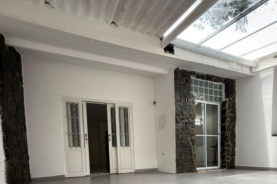 Casa à venda com 3 quartos, 131m² em Vila Cordeiro, São Paulo