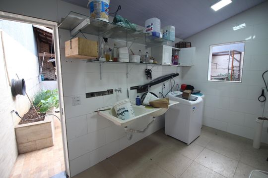 Área de Serviço de casa à venda com 3 quartos, 180m² em Lindéia, Contagem