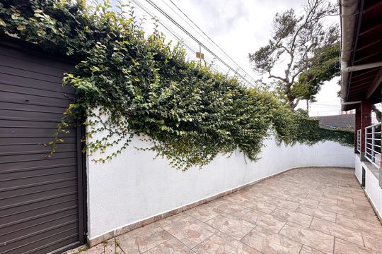 Quintal de casa à venda com 3 quartos, 216m² em Nova Petrópolis, São Bernardo do Campo