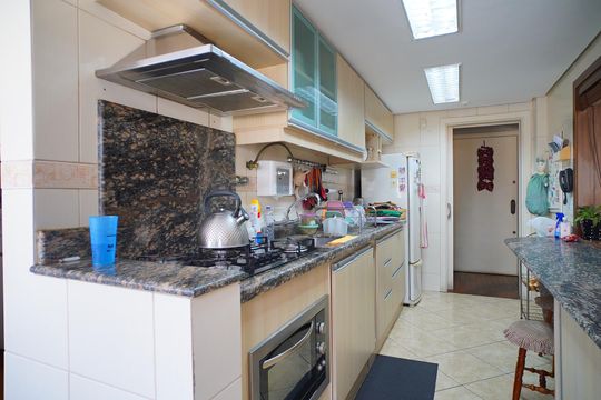 Cozinha de apartamento à venda com 2 quartos, 219m² em Cristo Redentor, Porto Alegre