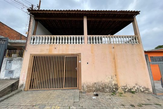 Fachada de casa à venda com 3 quartos, 200m² em Vila Taquari, São Paulo