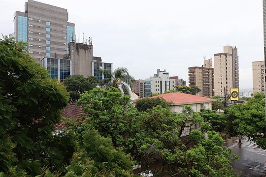 Vista da Rua - Suíte de apartamento para alugar com 4 quartos, 143m² em São João, Porto Alegre