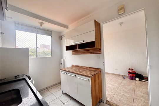 Cozinha de apartamento à venda com 2 quartos, 46m² em Conceicao, Osasco