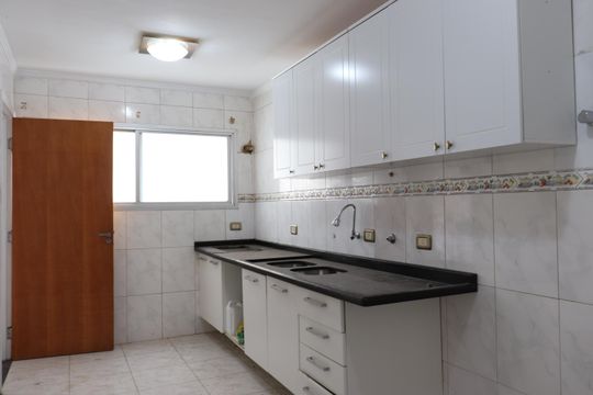 Cozinha de apartamento para alugar com 3 quartos, 82m² em Vila Ema, São Paulo