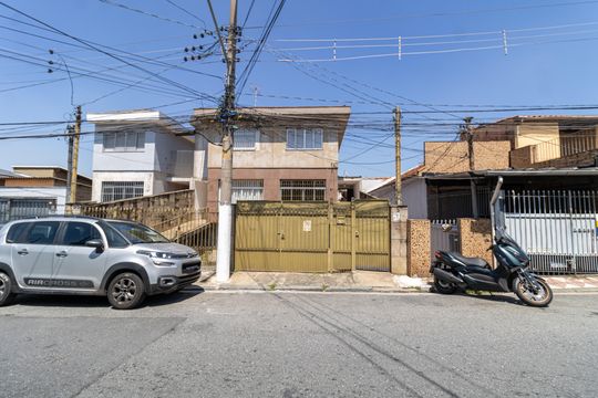 Fachada de casa à venda com 4 quartos, 224m² em Vila Leonor, São Paulo