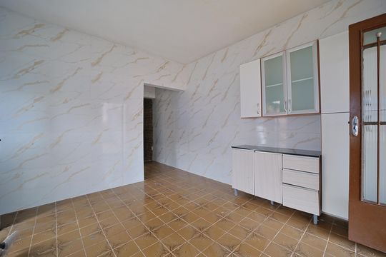 Cozinha de casa para alugar com 2 quartos, 70m² em Jardim Verônia, São Paulo