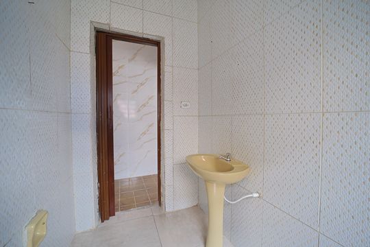 Banheiro de casa para alugar com 2 quartos, 70m² em Jardim Verônia, São Paulo