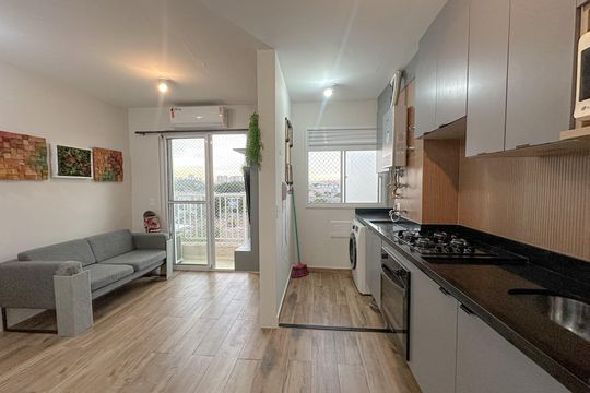 Sala/Cozinha de apartamento para alugar com 2 quartos, 37m² em Água Branca, São Paulo