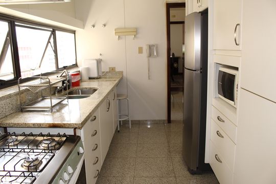 Apartamento para alugar com 3 quartos, 235m² em Higienópolis, São Paulo