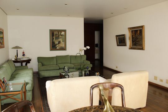 Apartamento para alugar com 3 quartos, 235m² em Higienópolis, São Paulo
