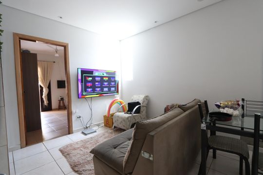 Casa à venda com 4 quartos, 200m² em Parque Luis Mucciolo, São Paulo