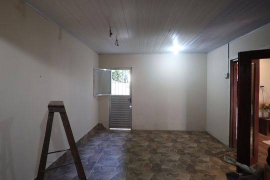 Garagem de casa para alugar com 3 quartos, 100m² em  Rio Branco, Canoas