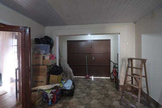 Garagem de casa para alugar com 3 quartos, 100m² em  Rio Branco, Canoas