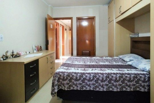 Quarto 1 de apartamento para alugar com 3 quartos, 102m² em Jardim Itu, Porto Alegre