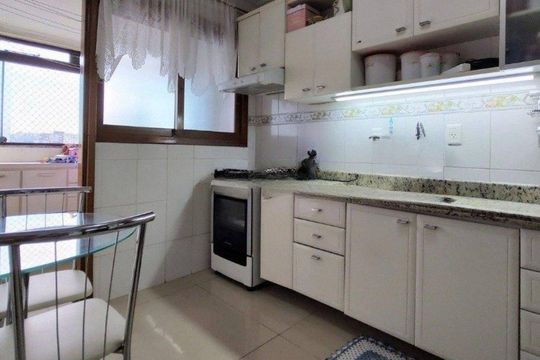 Cozinha  de apartamento para alugar com 3 quartos, 102m² em Jardim Itu, Porto Alegre