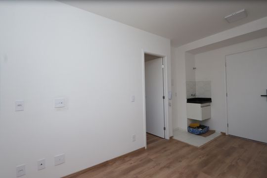 Sala de apartamento para alugar com 1 quarto, 26m² em Cidade Satelite Santa Barbara, São Paulo