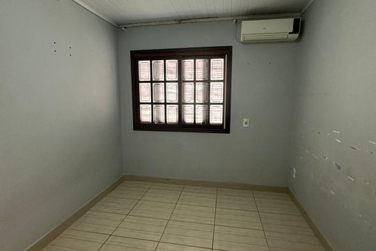 Quarto de casa à venda com 3 quartos, 140m² em São José, Canoas
