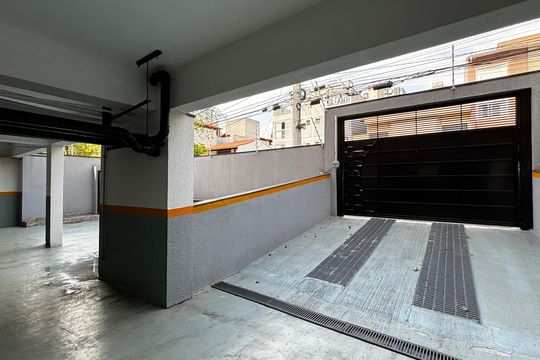 Garagem de apartamento para alugar com 2 quartos, 48m² em Vila Eldizia, Santo André