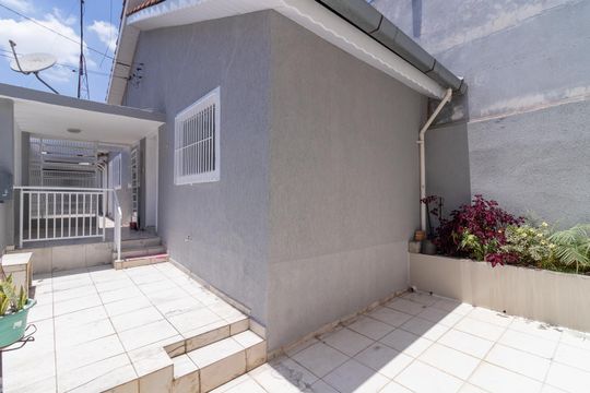 Fachada de casa à venda com 2 quartos, 120m² em Penha de França, São Paulo