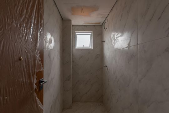 Banheiro Social de apartamento à venda com 2 quartos, 50m² em Serrano, Belo Horizonte