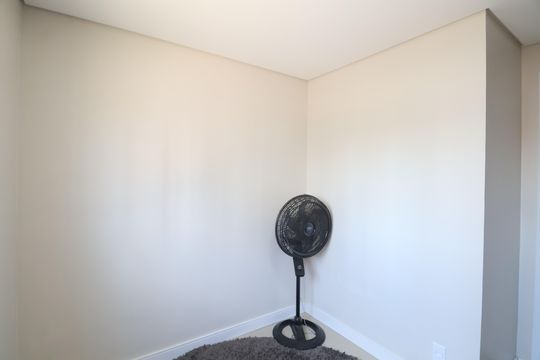 Quarto 2 de apartamento à venda com 2 quartos, 54m² em Fátima, Canoas