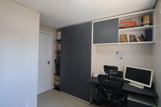Quarto 2 de apartamento à venda com 2 quartos, 54m² em Fátima, Canoas