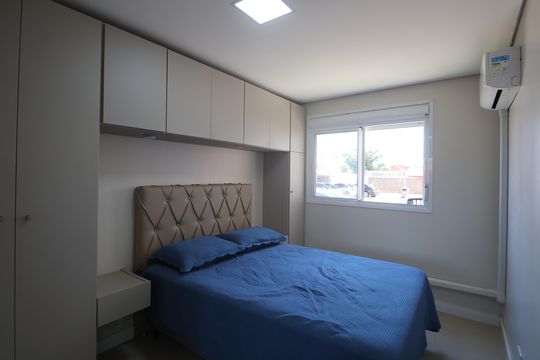 Quarto 1 de apartamento à venda com 2 quartos, 54m² em Fátima, Canoas