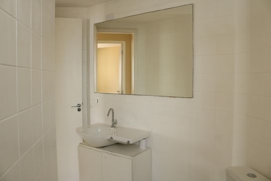 Banheiro de apartamento à venda com 2 quartos, 54m² em Vila Leopoldina, São Paulo