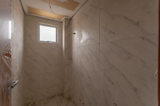 Banheiro Social de apartamento à venda com 2 quartos, 60m² em Serrano, Belo Horizonte