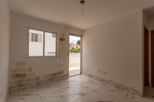 Sala de apartamento à venda com 2 quartos, 60m² em Serrano, Belo Horizonte