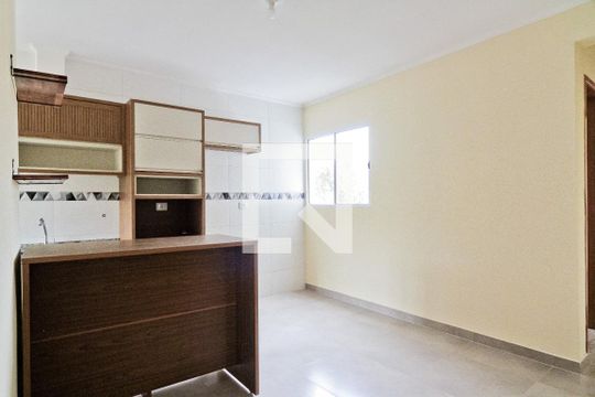 Apartamento para alugar com 2 quartos, 65m² em Vila Mangalot, São Paulo
