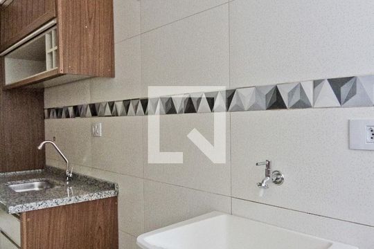 Área de serviço de apartamento para alugar com 2 quartos, 65m² em Vila Mangalot, São Paulo