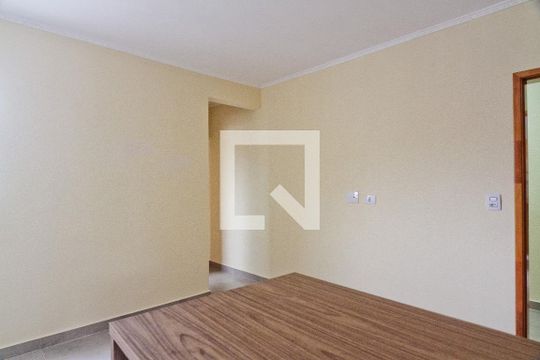 Sala de apartamento para alugar com 2 quartos, 65m² em Vila Mangalot, São Paulo