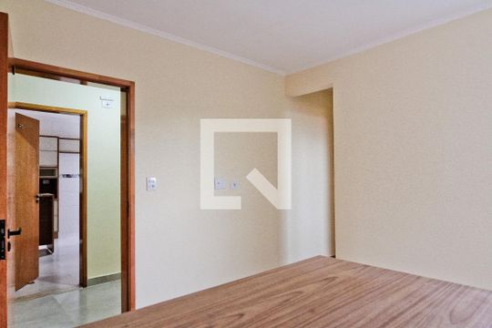 Quarto 1 de apartamento para alugar com 2 quartos, 65m² em Vila Mangalot, São Paulo