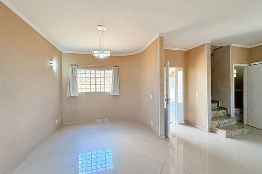 Sala de casa à venda com 4 quartos, 310m² em Jardim Paulista Ii, Jundiaí