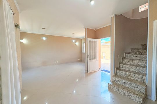 Sala de casa à venda com 4 quartos, 310m² em Jardim Paulista Ii, Jundiaí