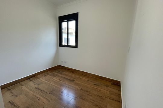 Casa à venda com 3 quartos, 100m² em Parque Sao Domingos, São Paulo