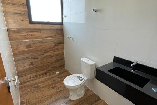 Casa à venda com 3 quartos, 100m² em Parque Sao Domingos, São Paulo