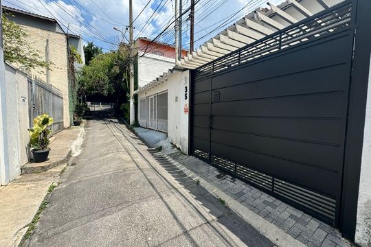 Casa de Condomínio para alugar com 2 quartos, 110m² em Santo Amaro, São Paulo