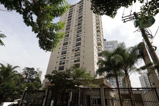Fachada de apartamento para alugar com 1 quarto, 38m² em Vila Andrade, São Paulo