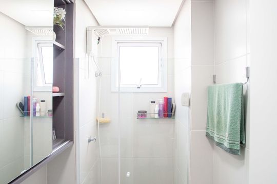 Banheiro de apartamento à venda com 2 quartos, 46m² em Centro, Diadema