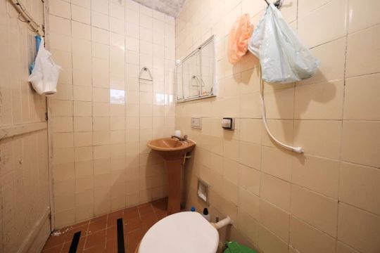 Banheiro de casa à venda com 2 quartos, 104m² em Parque Boturussu, São Paulo