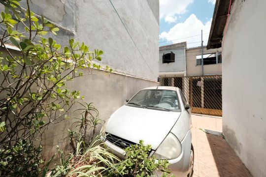 Garagem de casa à venda com 2 quartos, 104m² em Parque Boturussu, São Paulo