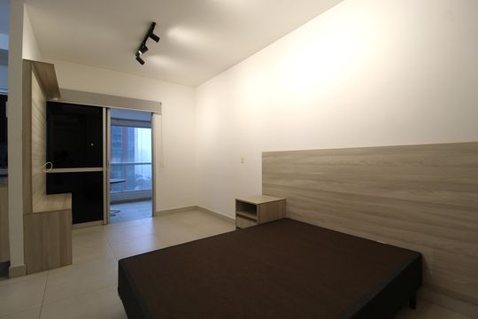 Sala/Quarto de kitnet/studio à venda com 1 quarto, 37m² em Indianópolis, São Paulo